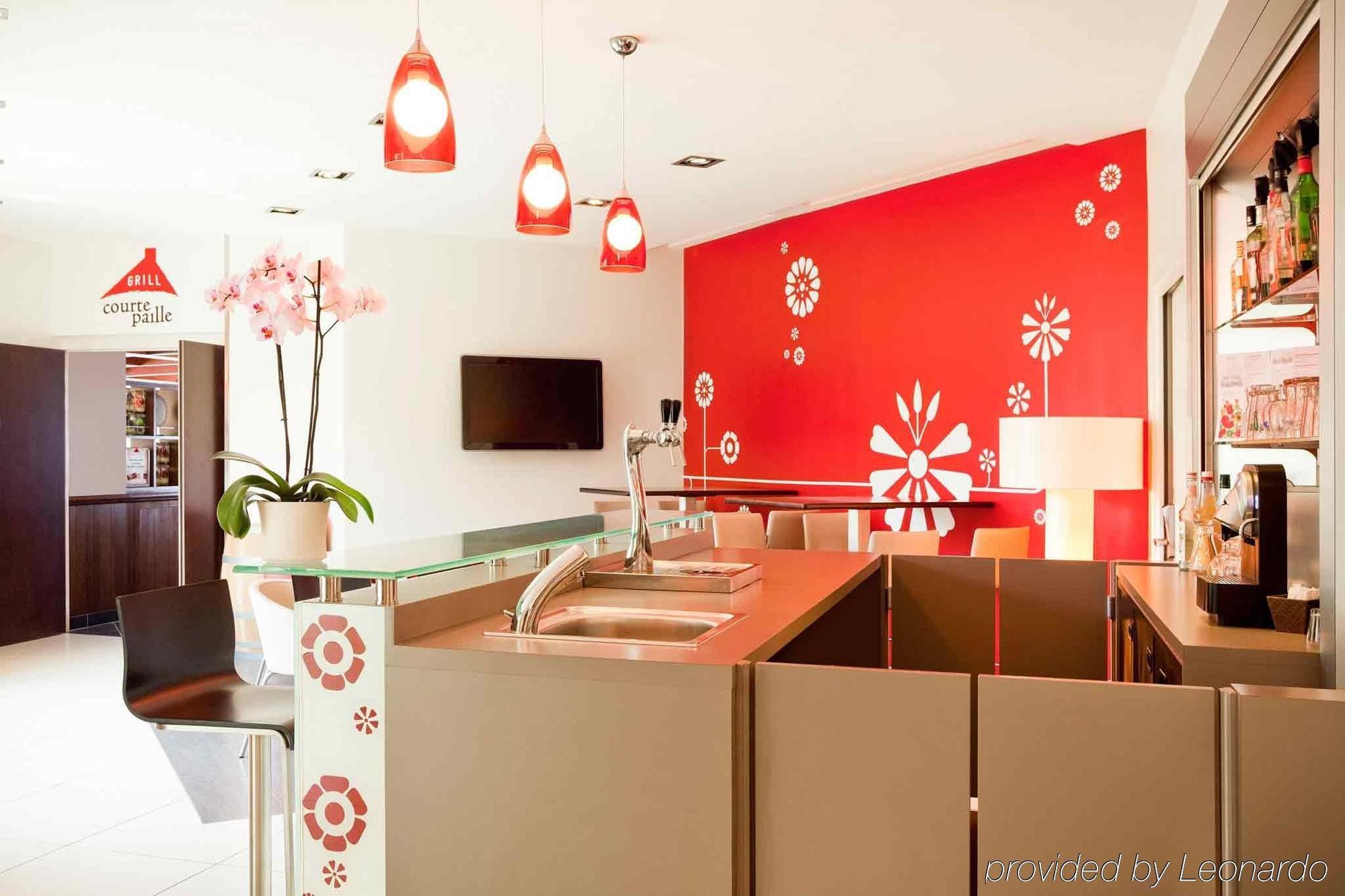 Hotel Ibis Senlis Senlis  Zewnętrze zdjęcie