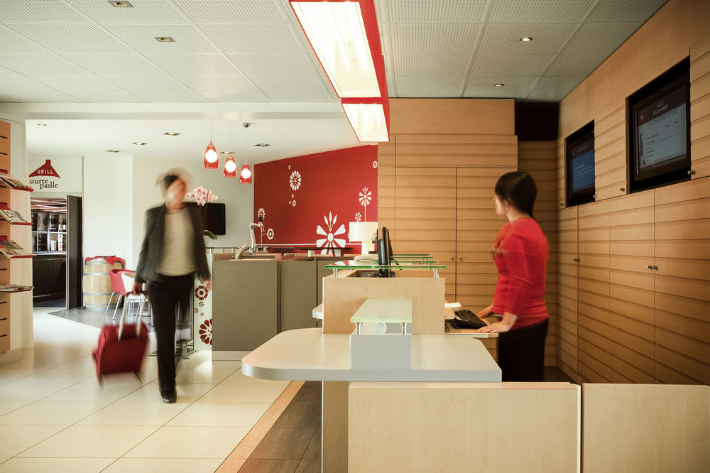 Hotel Ibis Senlis Senlis  Zewnętrze zdjęcie