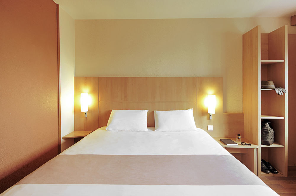 Hotel Ibis Senlis Senlis  Zewnętrze zdjęcie